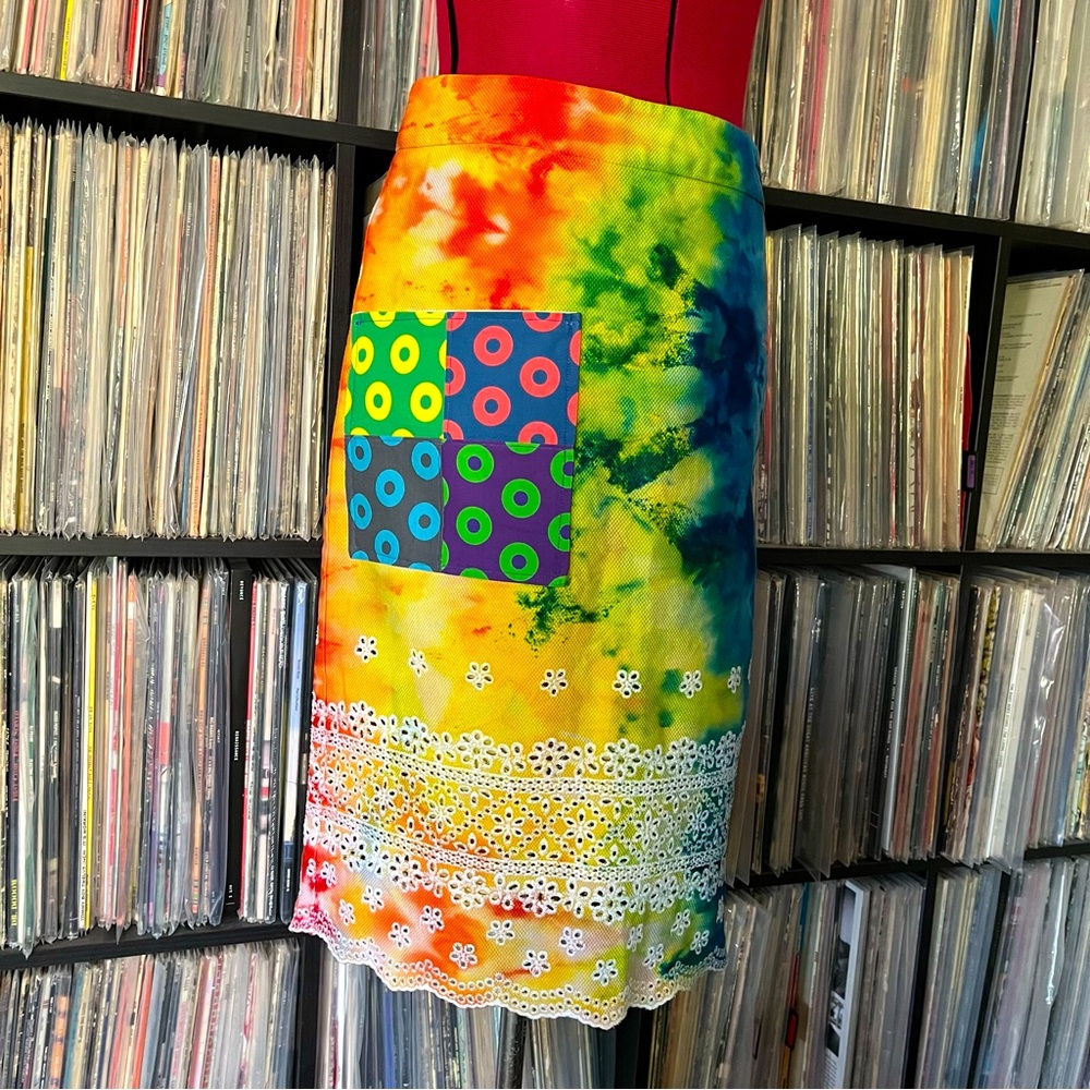 Tie dyed skirt lace eyelet phish fishman donuts pocket tour 💚💙❤️💛